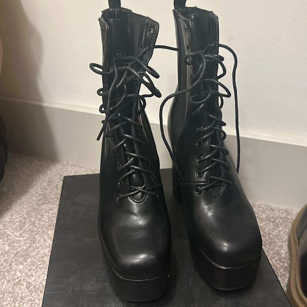 Lace up boots